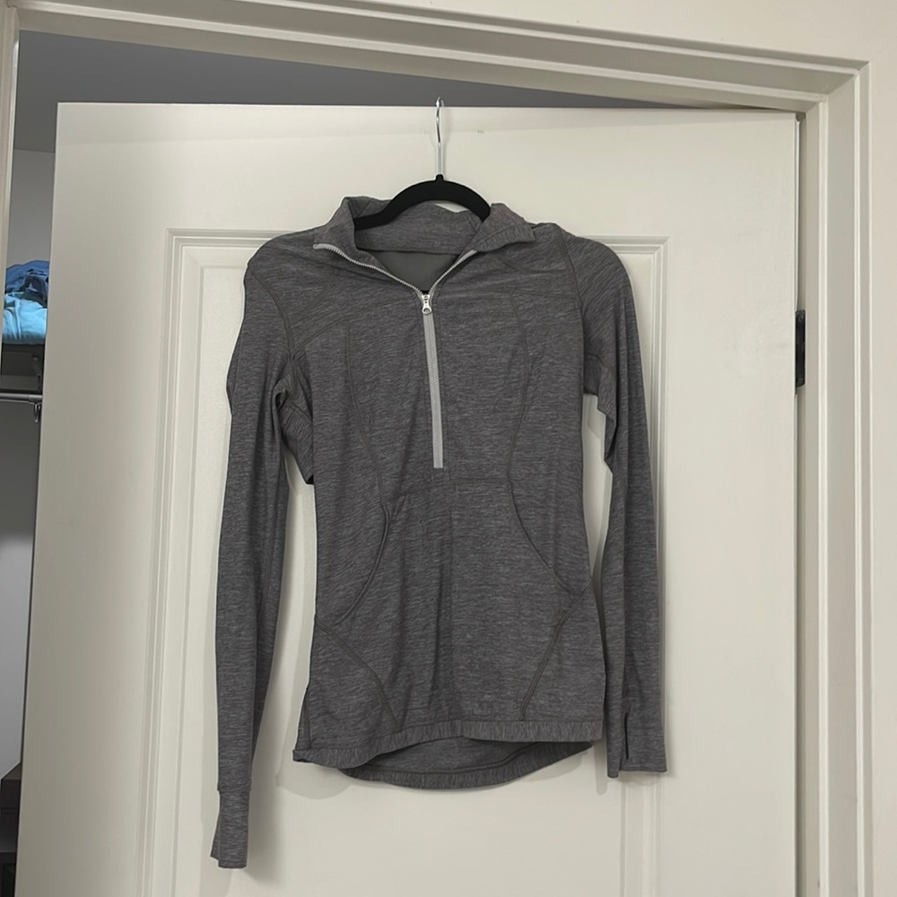 Lululemon size 6 half zip jacket with pockets